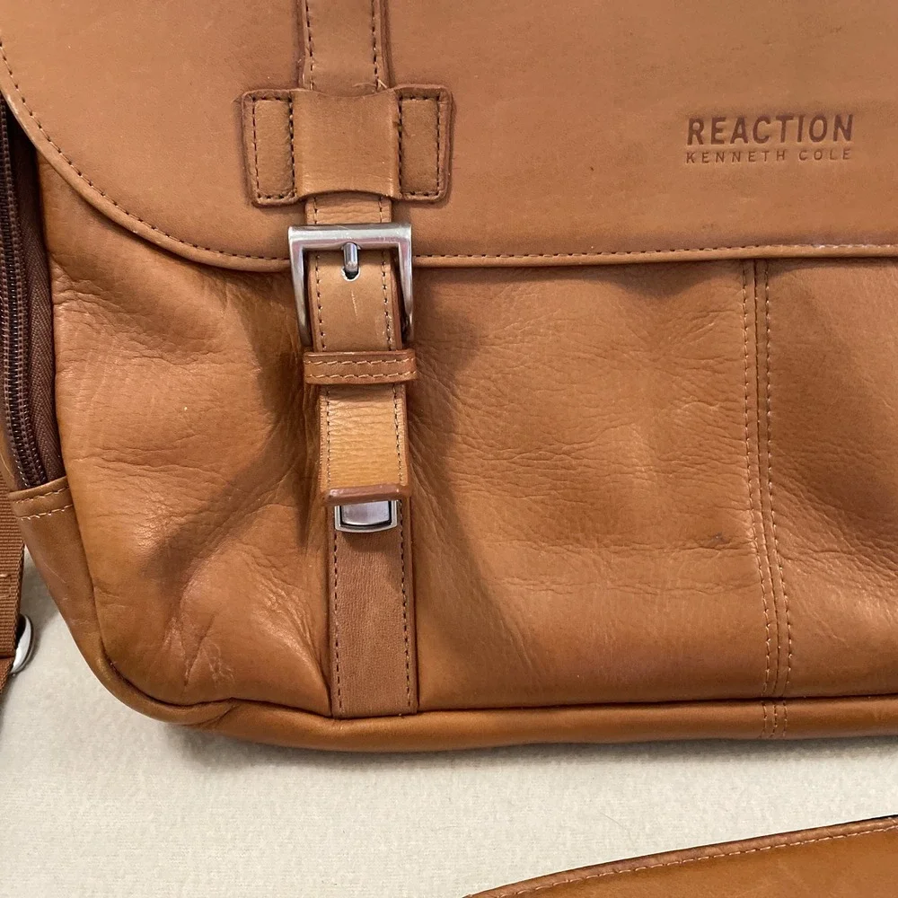 Kenneth Cole Reaction Carmel Leather Multiple Pocket Messenger Laptop Briefcase